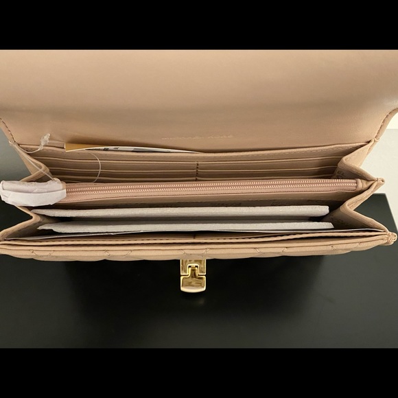 Michael Kors Astrid Carry All Leather Wallet - Picture 4 of 6